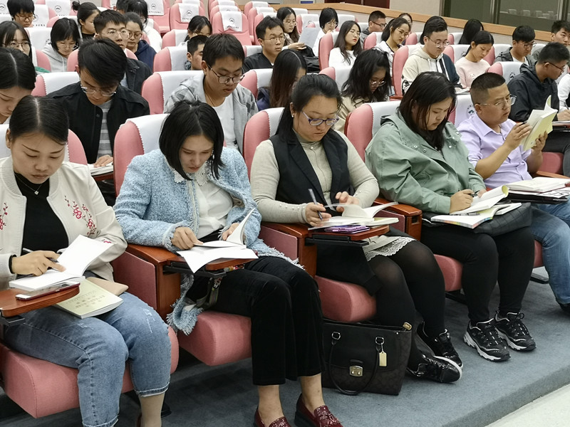刘时方上专题党课_副本.jpg