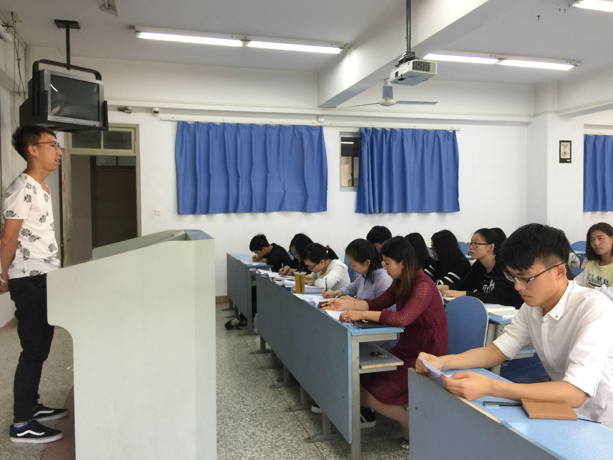 转正答辩大会照片 (1).png