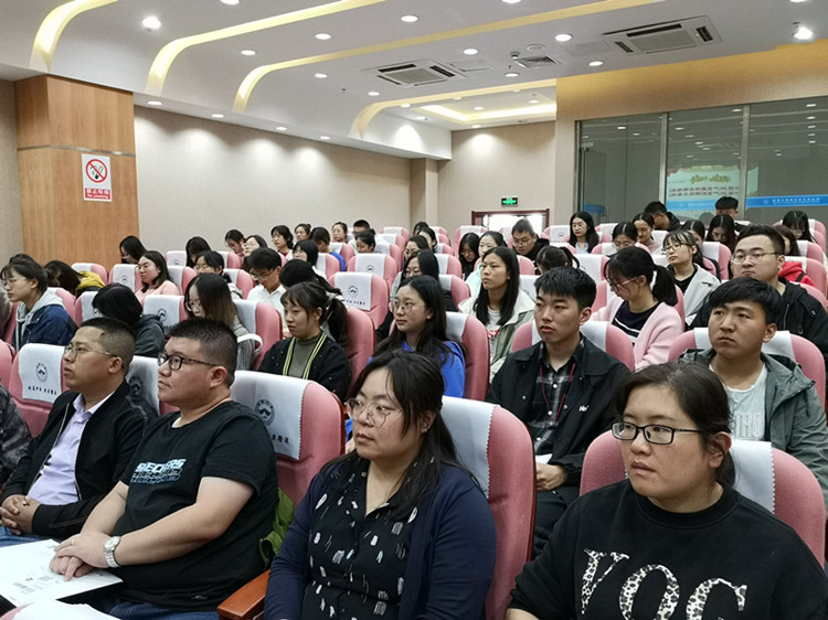 党课现场_副本.jpg